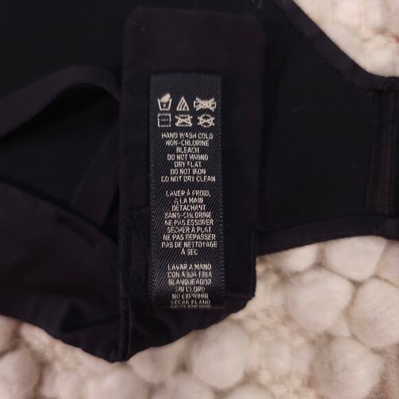 Skims Wireless Push-Up Plunge Bra Black 34A - Picture 8 of 8